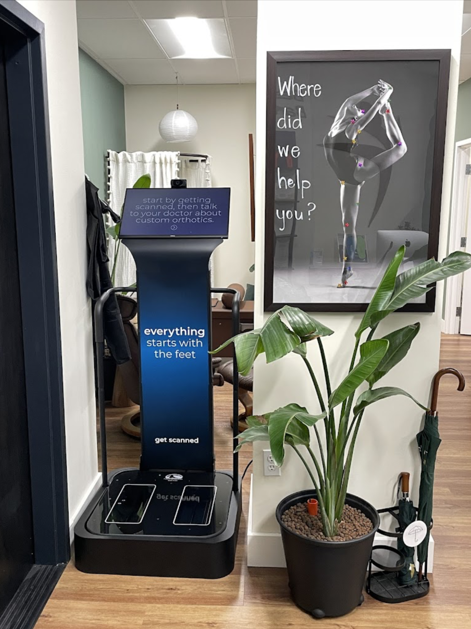 3D foot scanner for custom orthotics at ProActive Chiropractic, sports chiropractor in downtown San Francisco